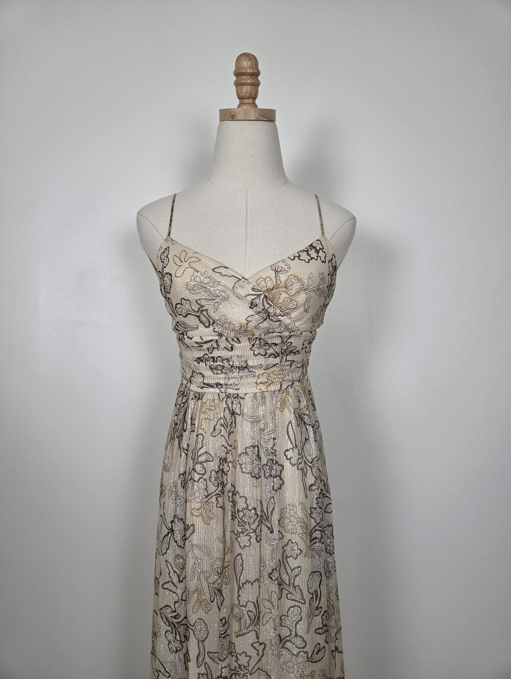 BCBG Silk Floral Midi Dress Sie 6 Formal Beige Cream (c1) - Picture 3 of 12